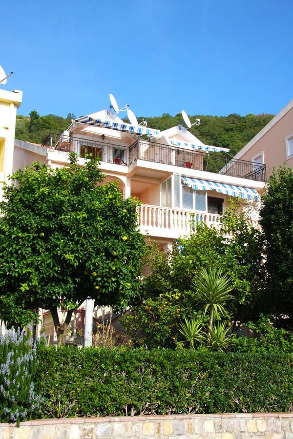 Mm Kovacevic Apartments Petrovac Bagian luar foto