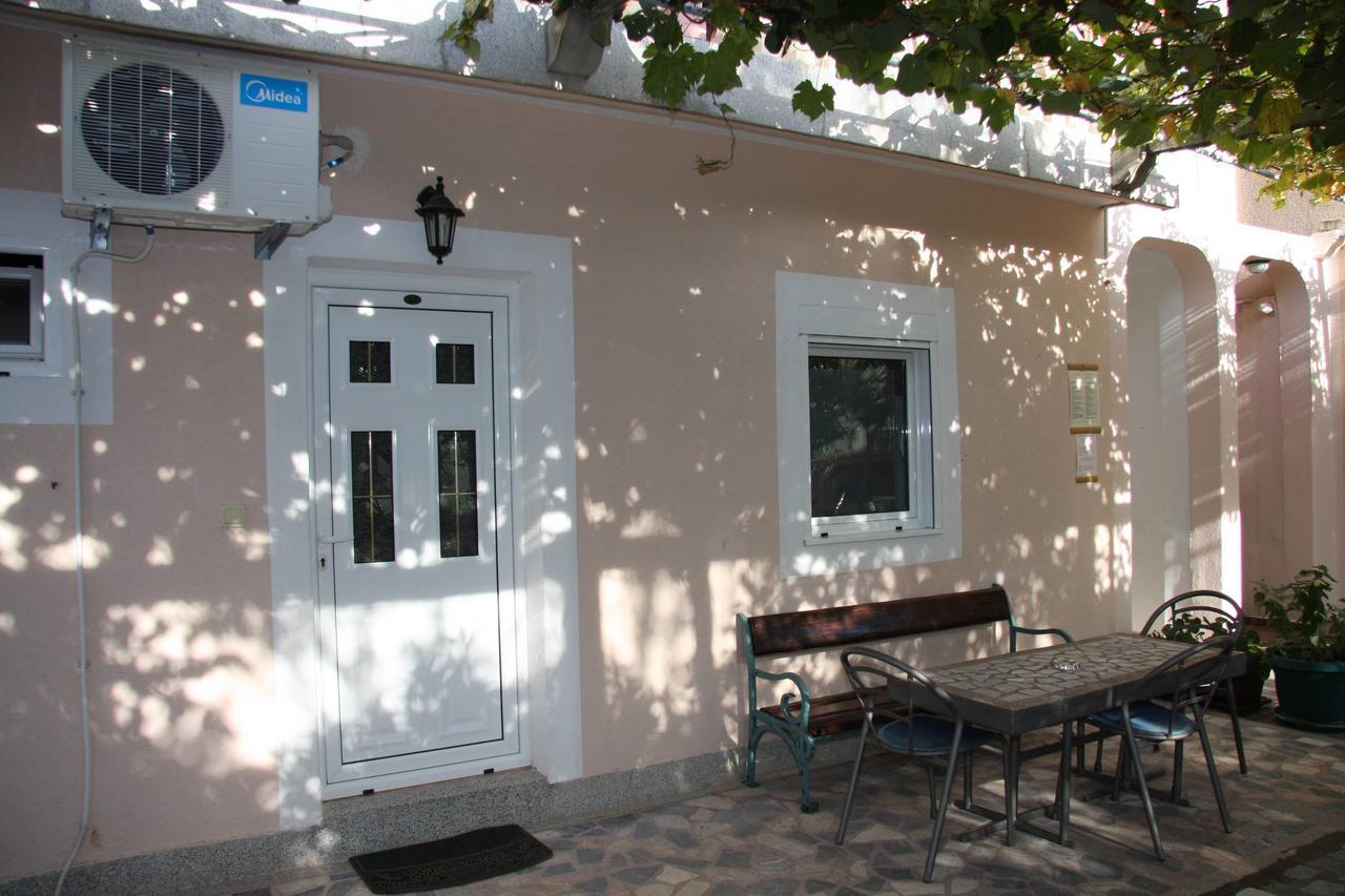 Mm Kovacevic Apartments Petrovac Bagian luar foto
