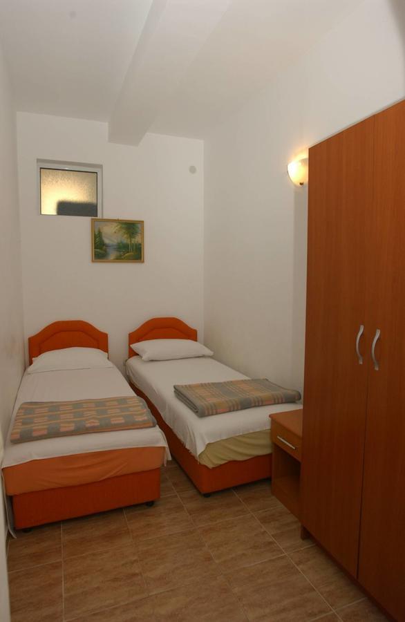 Mm Kovacevic Apartments Petrovac Bagian luar foto
